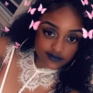 Meet your Posher, Aisha